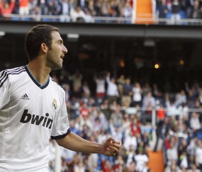 开云体育APP下载-勒沃库森冲垮几内亚，当德国战车碾过非洲足球的尊严裂痕