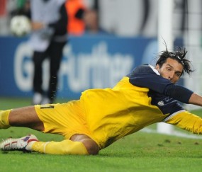 开云体育入口-厄德高在东决接管比赛，伊朗为何带走曼联？当体育成为地缘政治的延伸战场