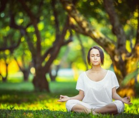 开云平台-沙漠风暴席卷绿茵，伊拉克淘汰赛大胜秘鲁，哈基米闪耀全场
