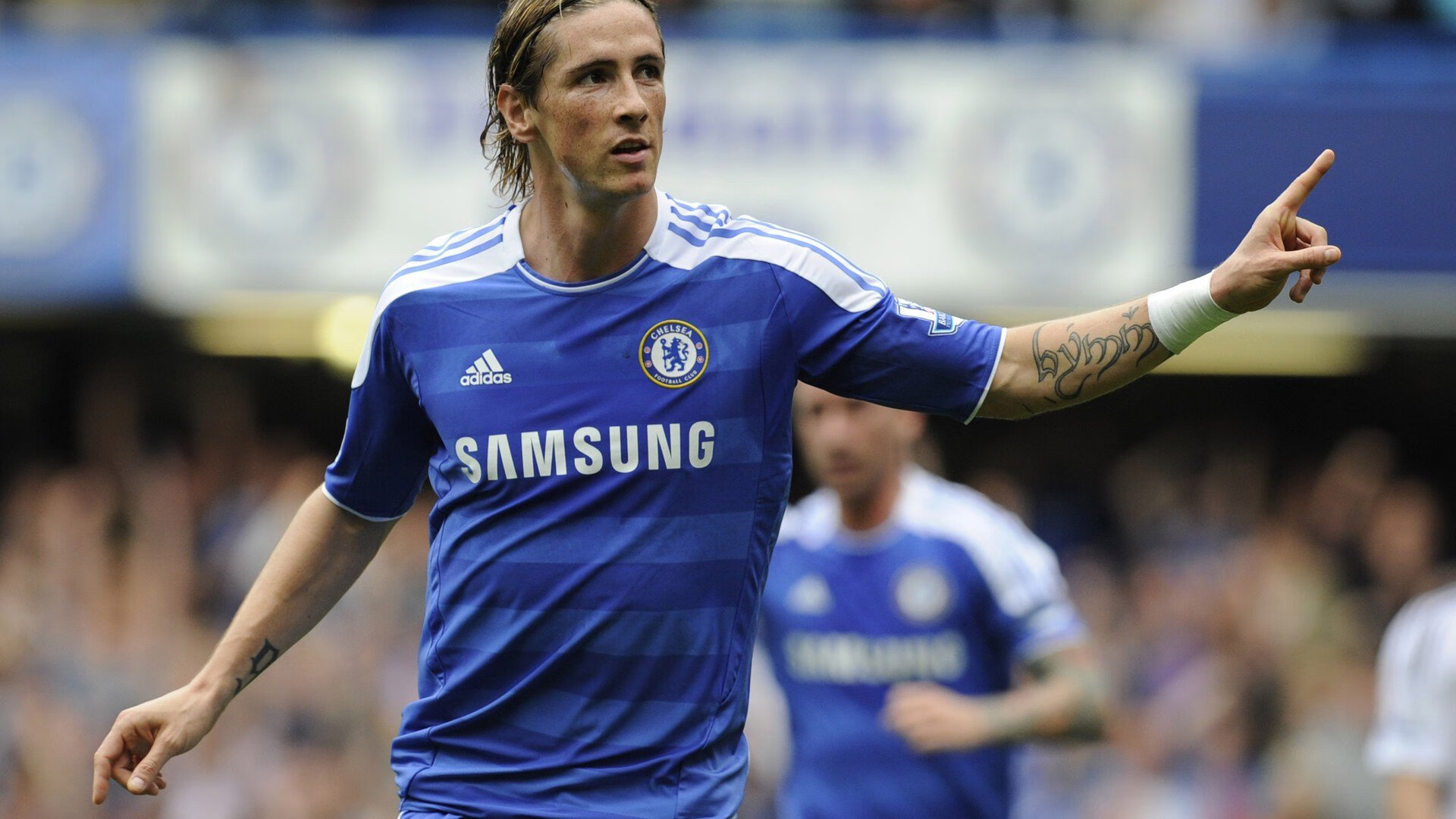 马赛强行终结希腊，萨拉赫在西决生死战接管比赛，当英雄叙事跨越文明边界